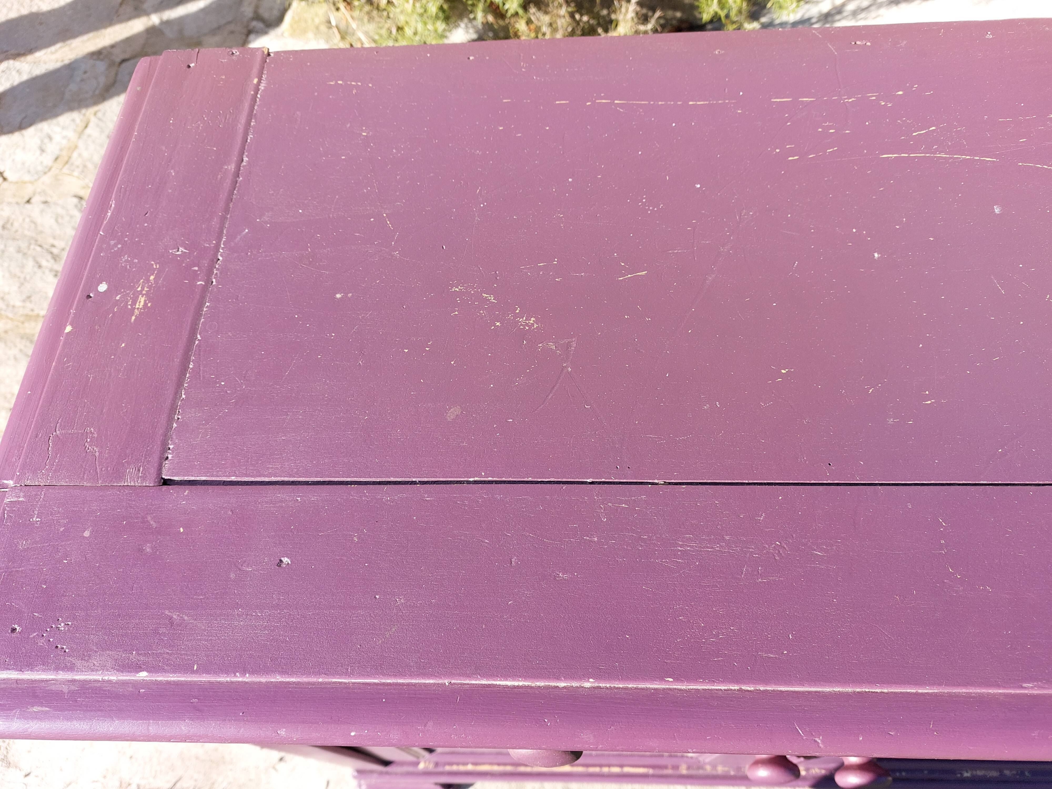 Purple Parisian buffet