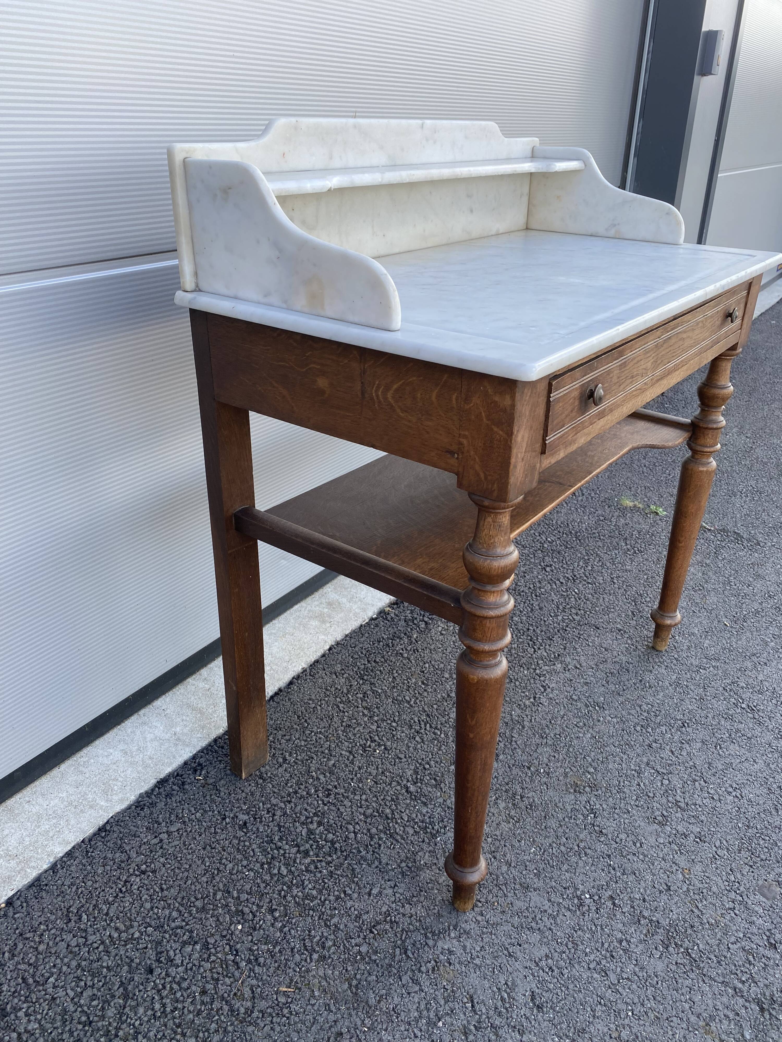 Dressing table Toilet table with white marble