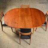 Extendable table and 4 Scandinavian chairs