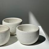 Trio of white ceramic cups D9cm