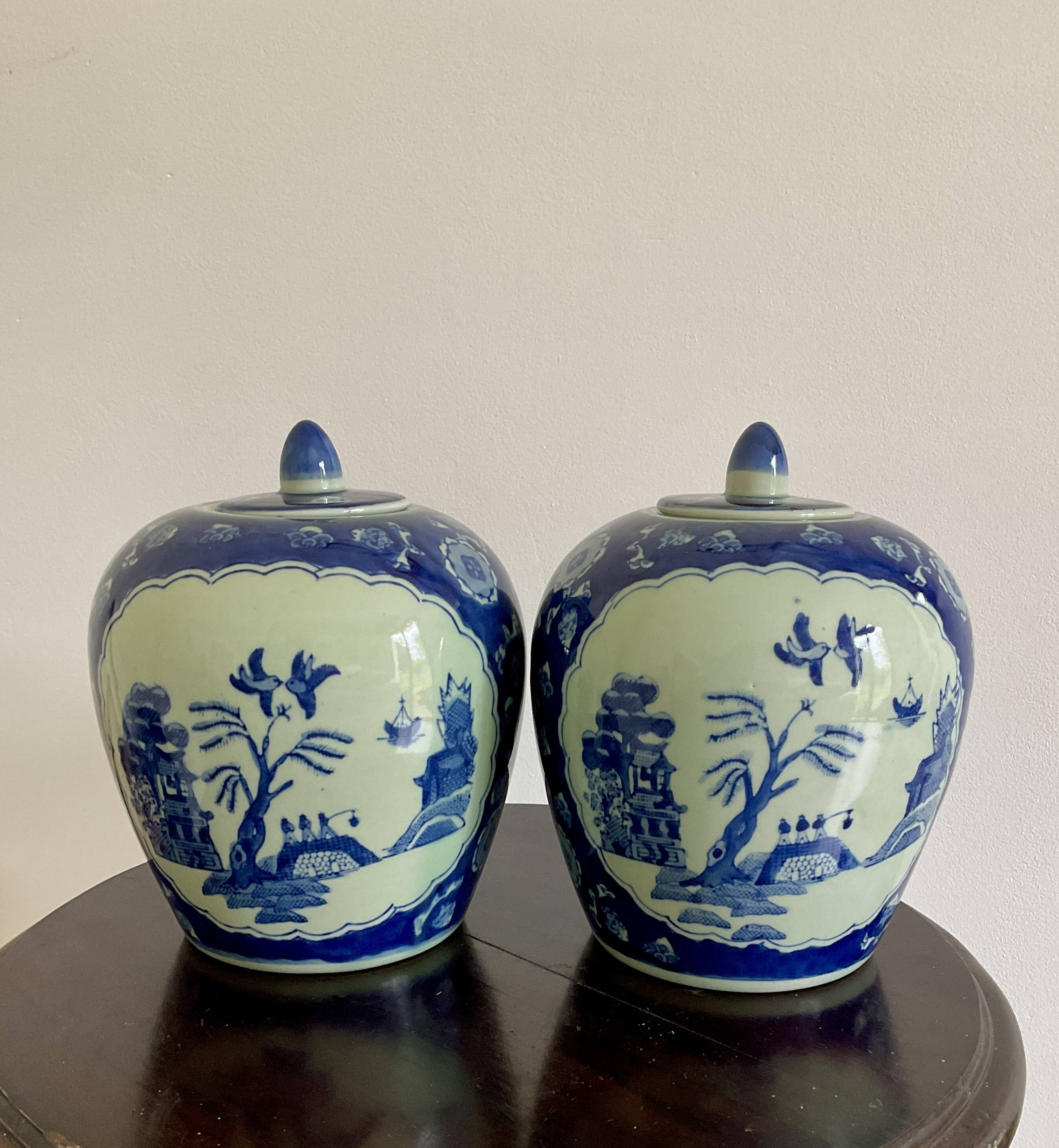 2 pots à gingembre décor bleu peint à la main