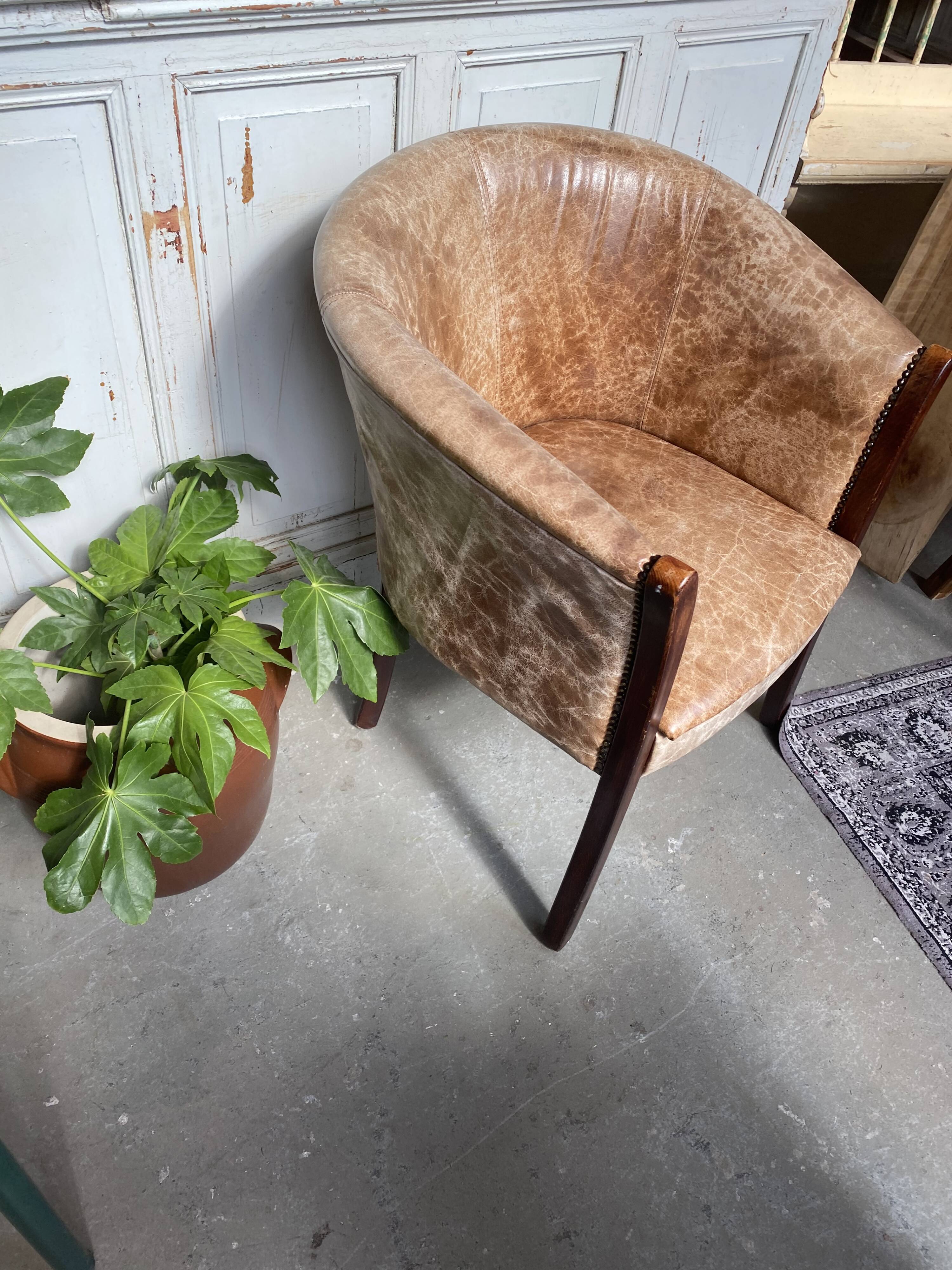 Leather club armchair