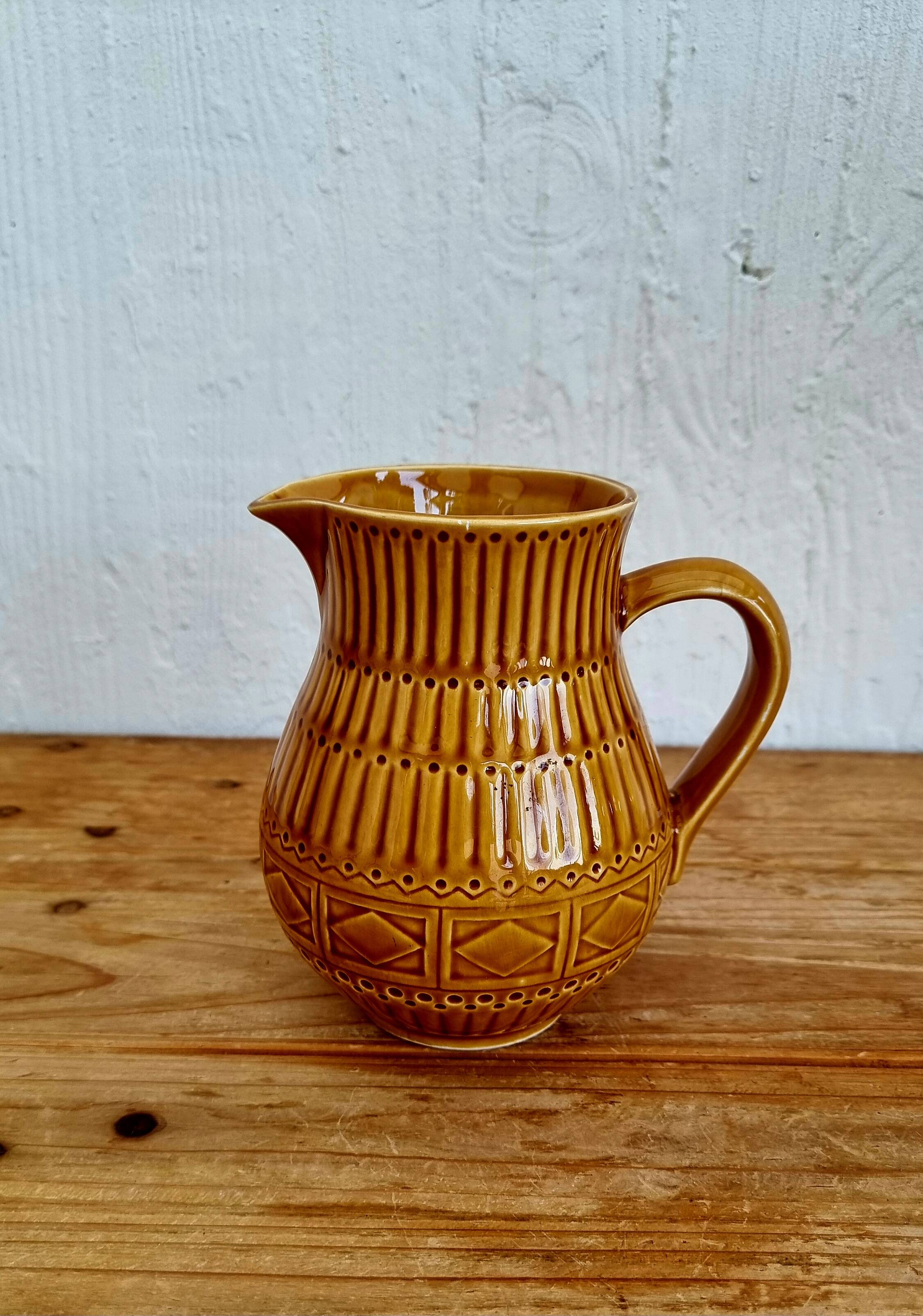 Vintage ceramic pitcher in honey color, model 7314