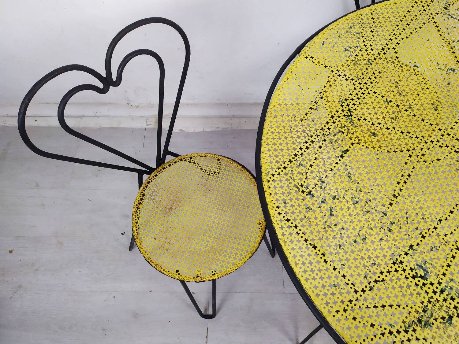 Mathieu Matégot garden lounge