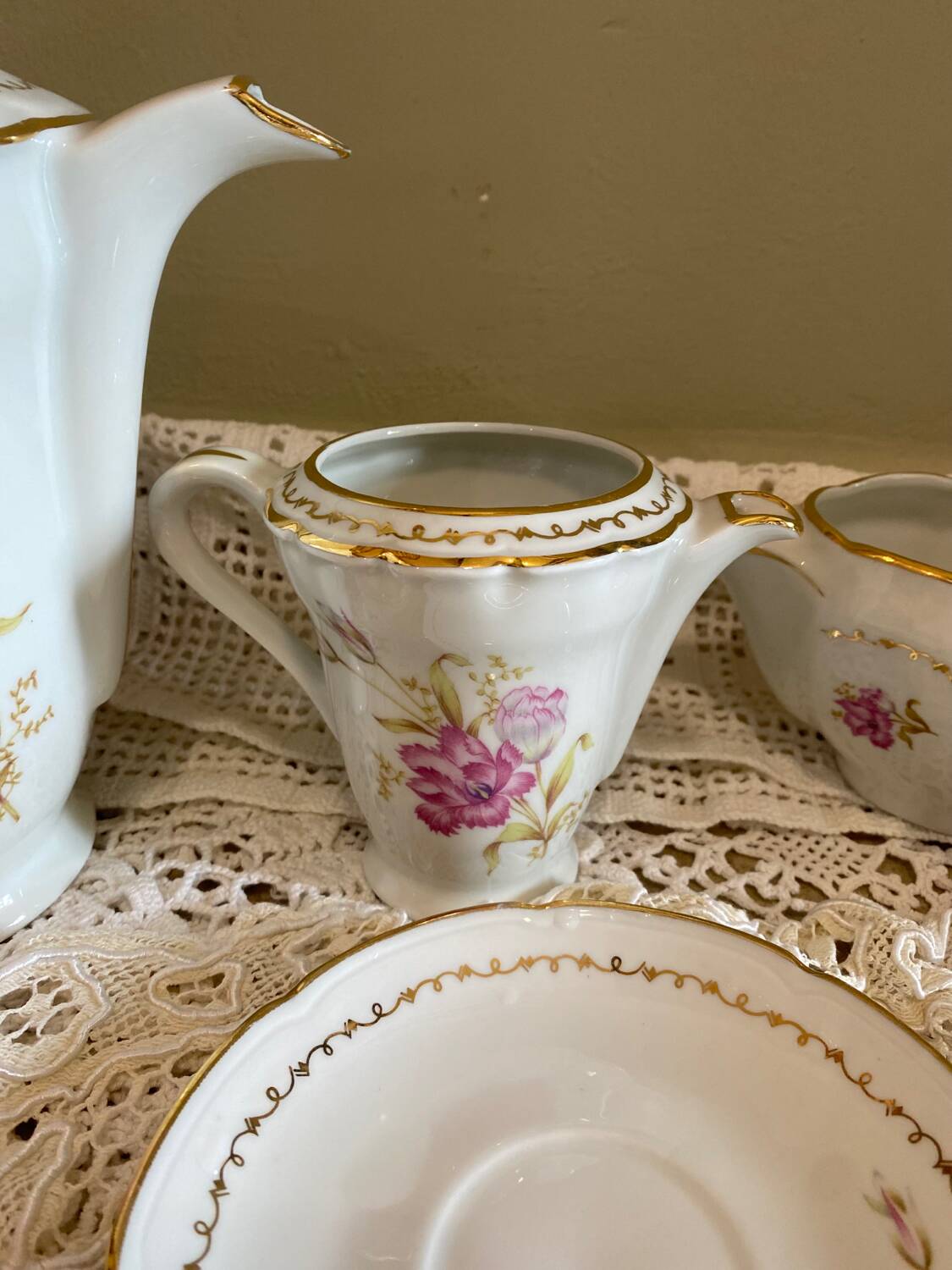 Porcelain coffee or tea service