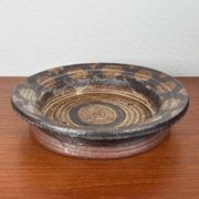 Large studio pottery bowl from the mid-century by Lisbeth Sallingboe for Jelling Keramik, 1960s.