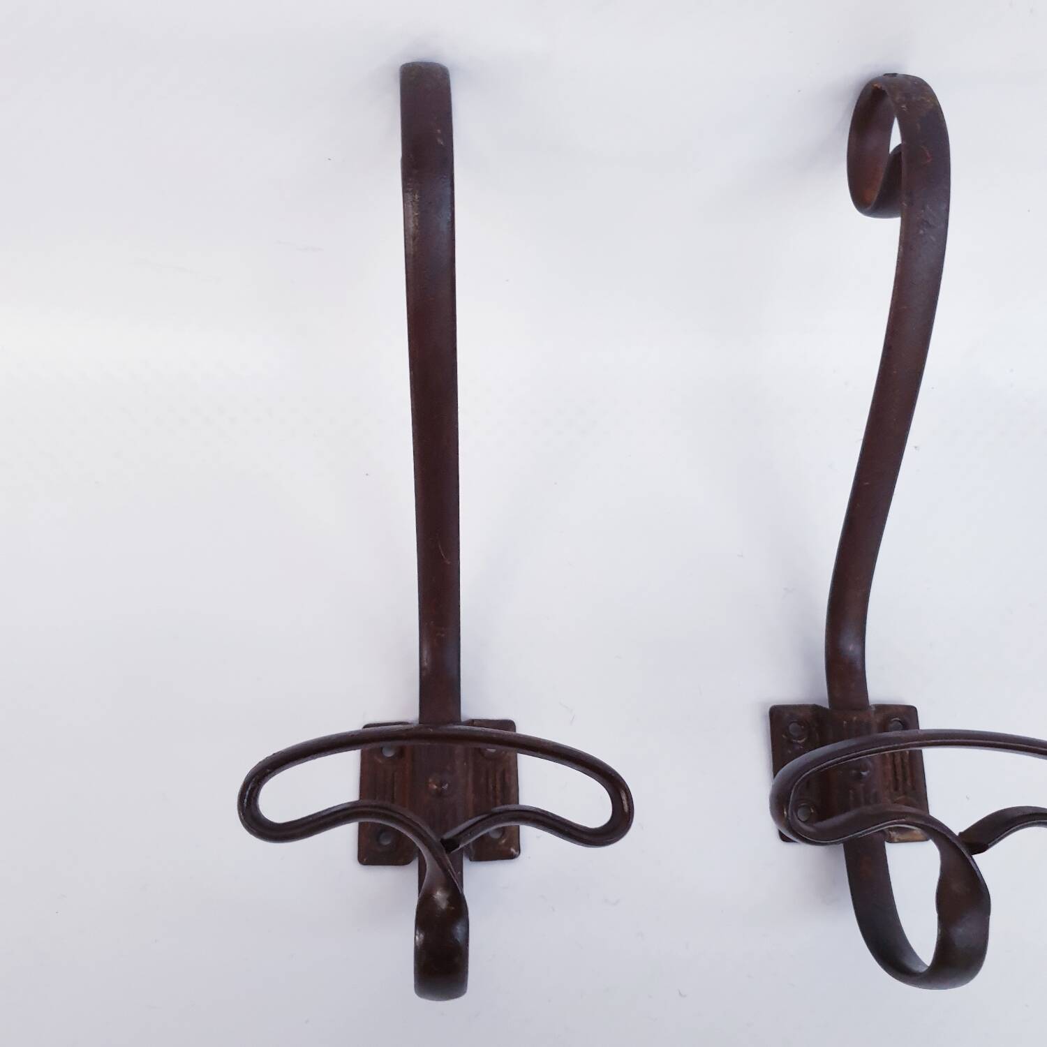 3 patères murales en fer forgé vintage