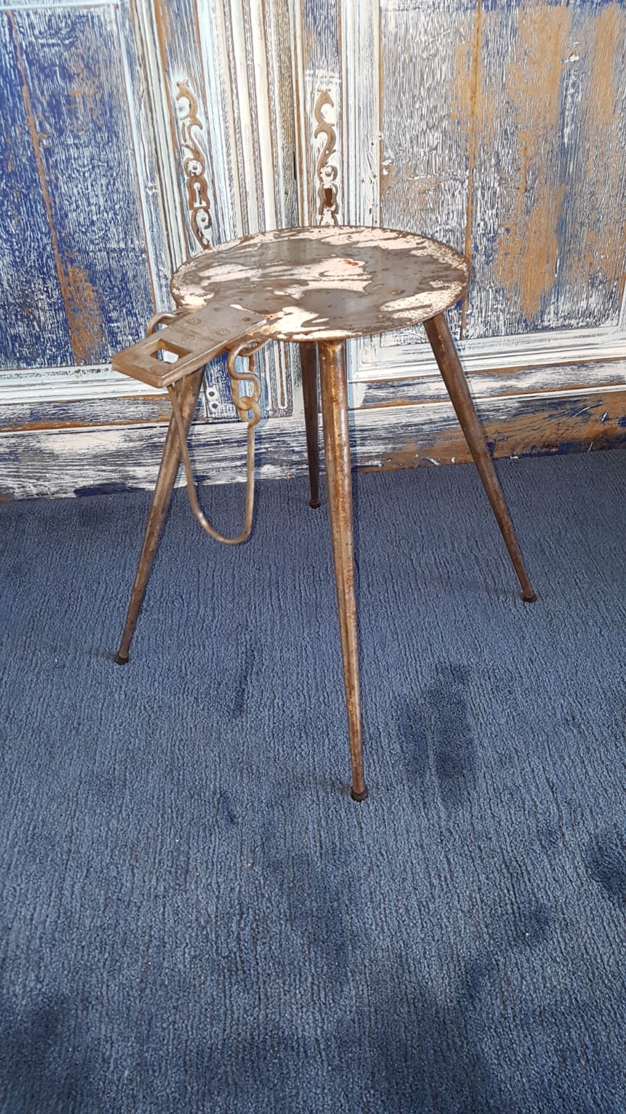 Industrial tabouret