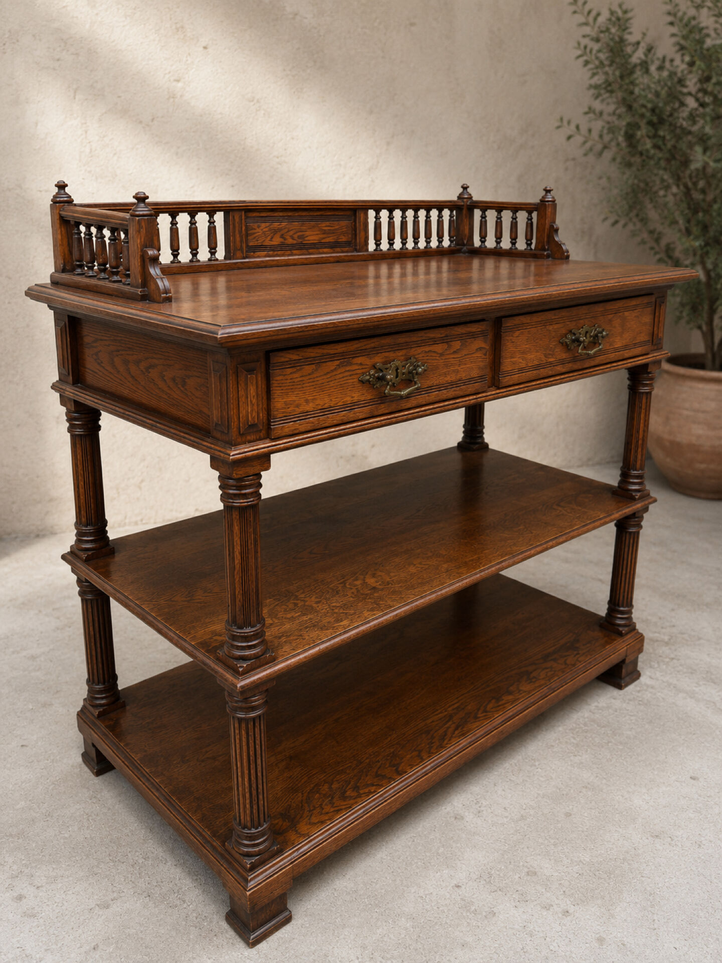 Antique Henri II dining room sideboard in solid oak, Circa 19