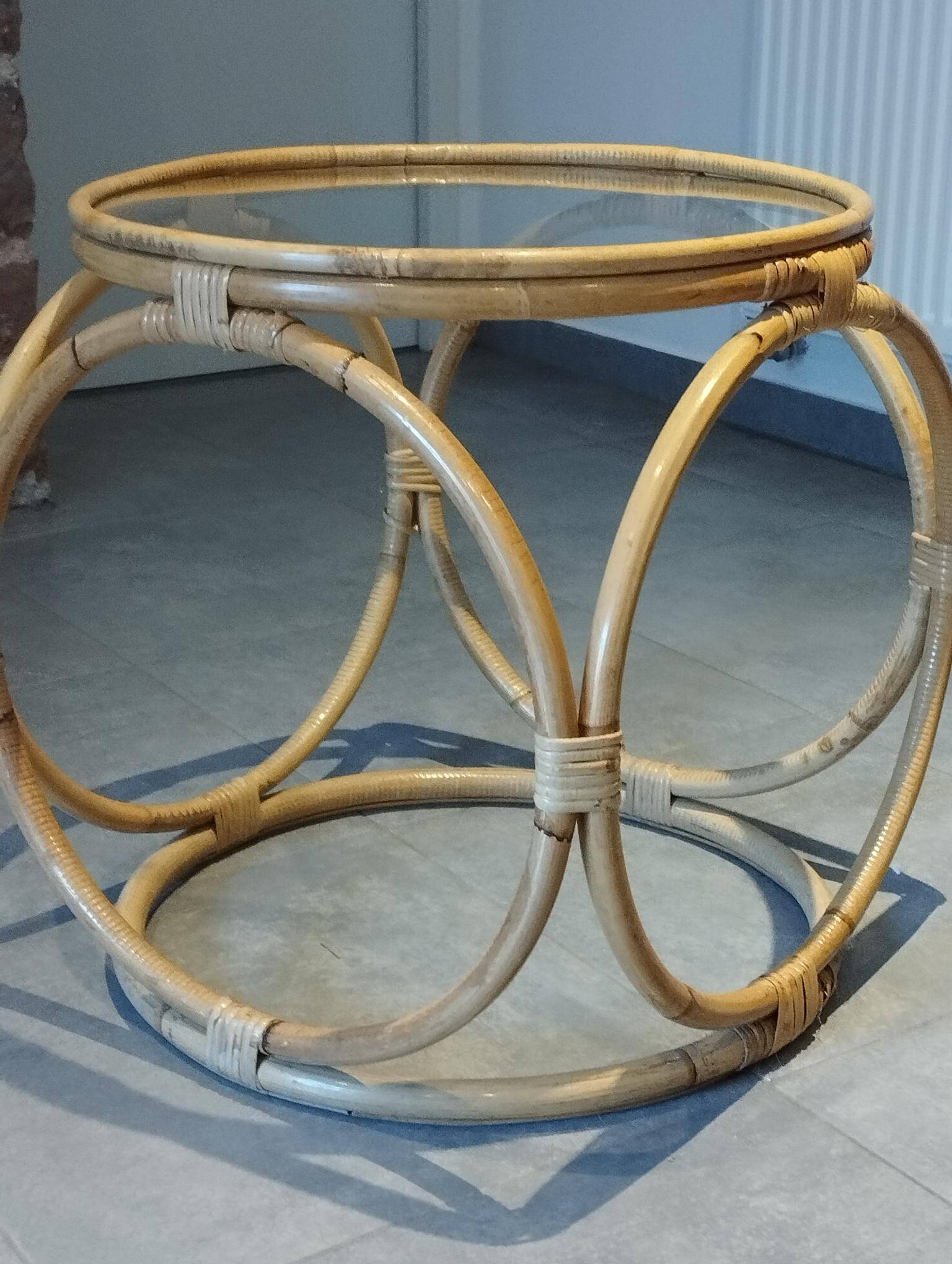 Table basse en rotin, bambou et verre, Design Space Age Vintage