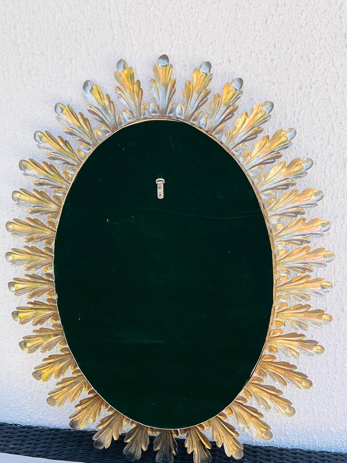 Oval leaf mirror