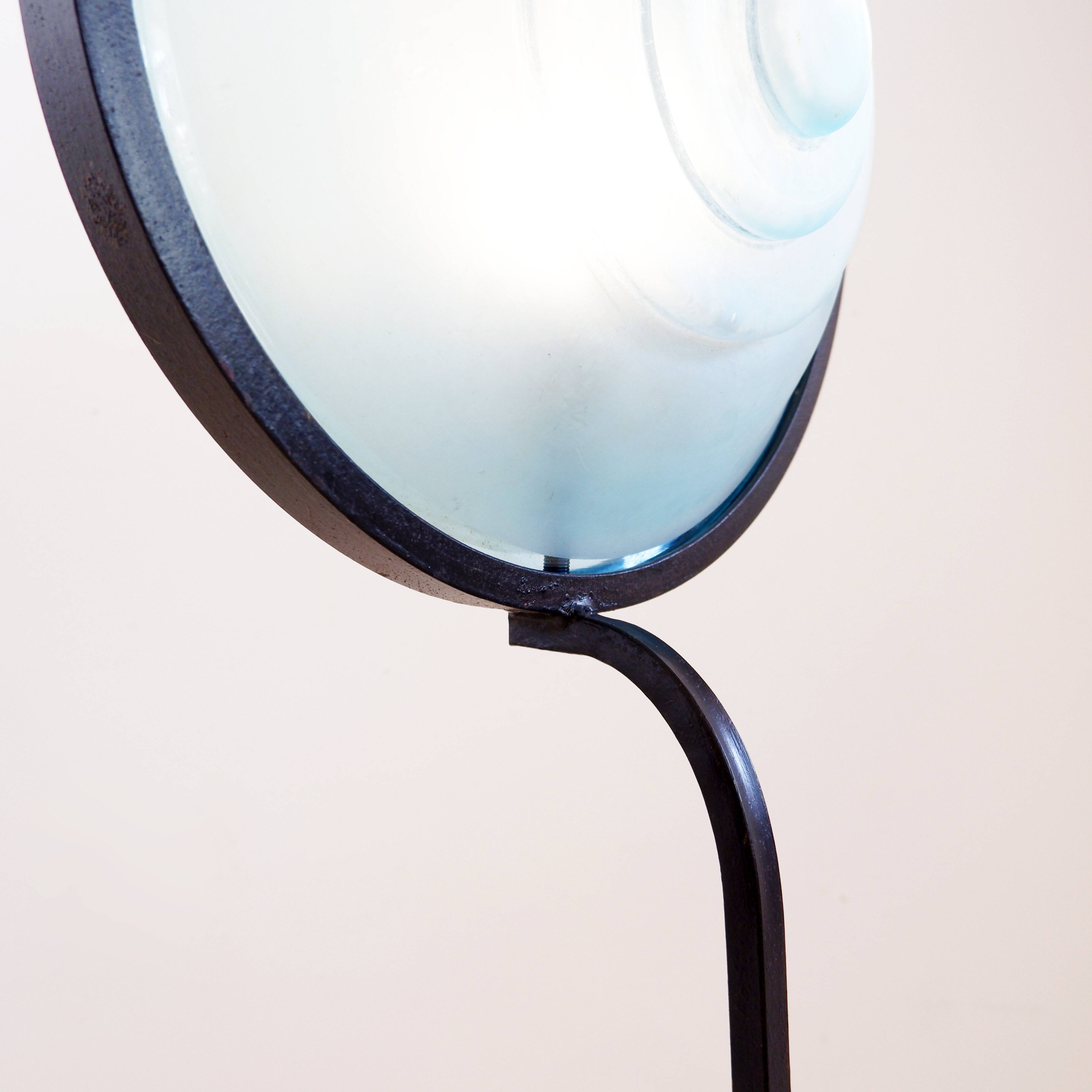 Floor lamp in metal and sandblasted glass disc