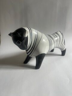 Porcelain bull figurine from Cmielow, 1960s.