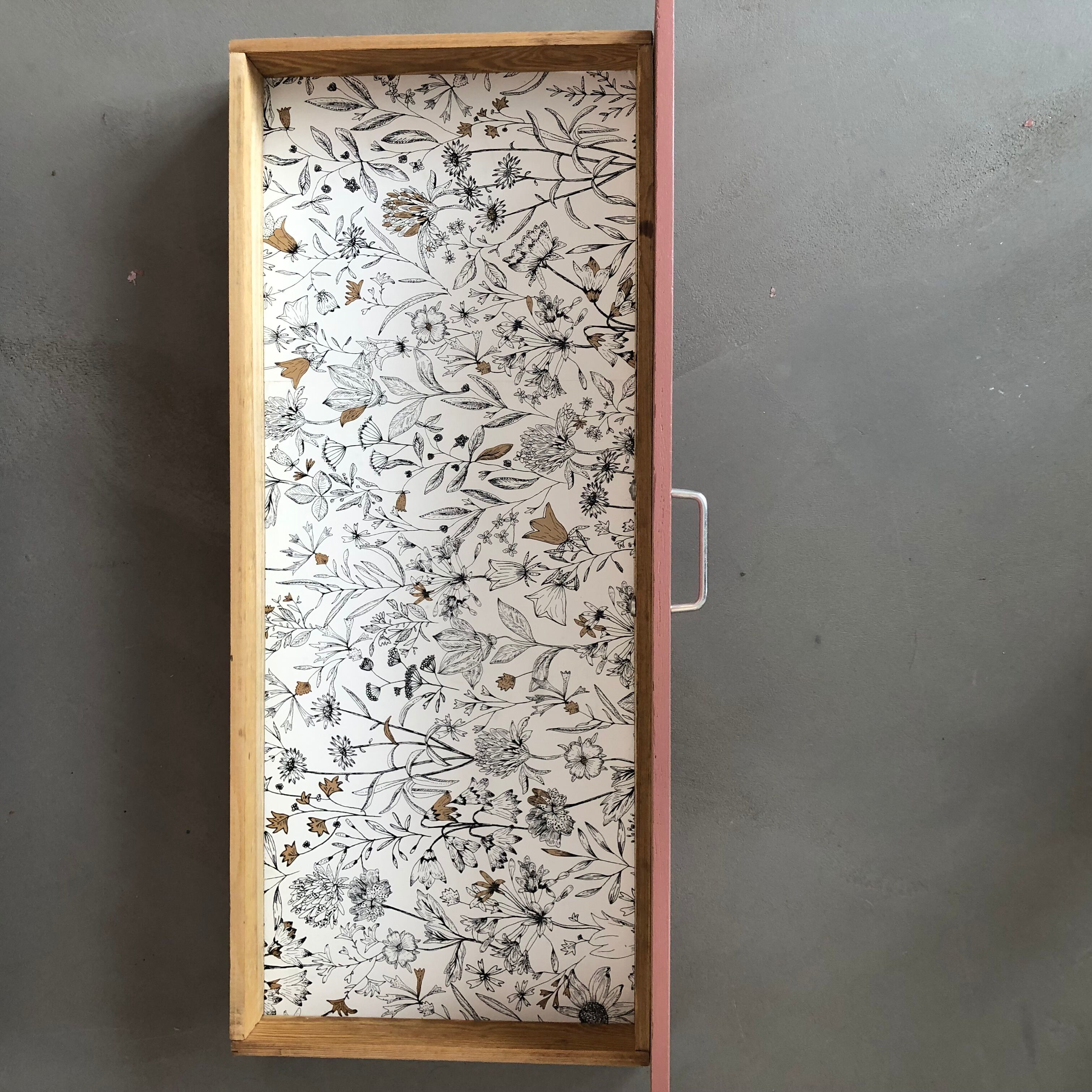 Vintage chest of drawers