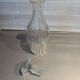 Flacon ancien en verre moulé avec bouchon – objet vintage