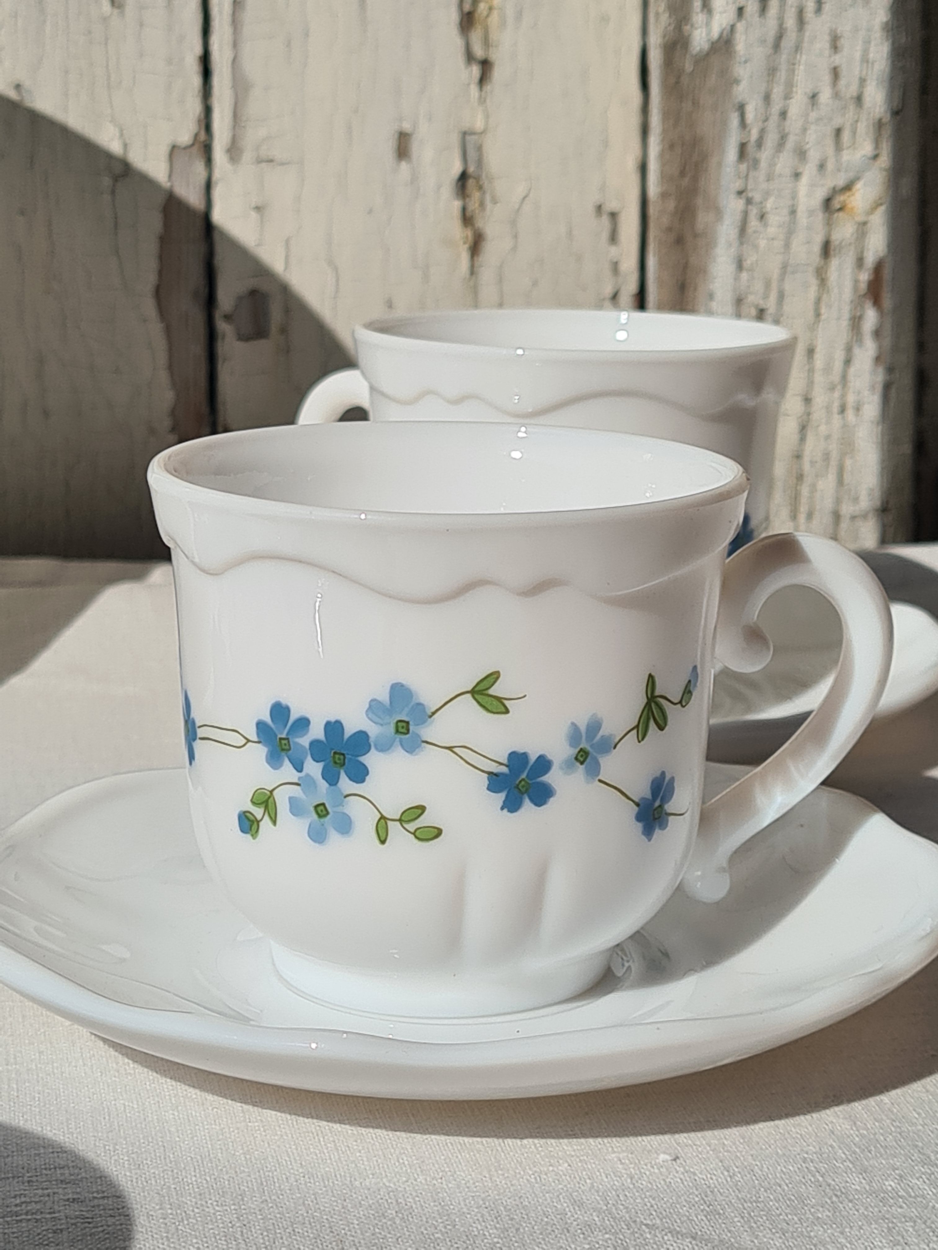 Arcopal forget-me-not Veronica and pourer cups
