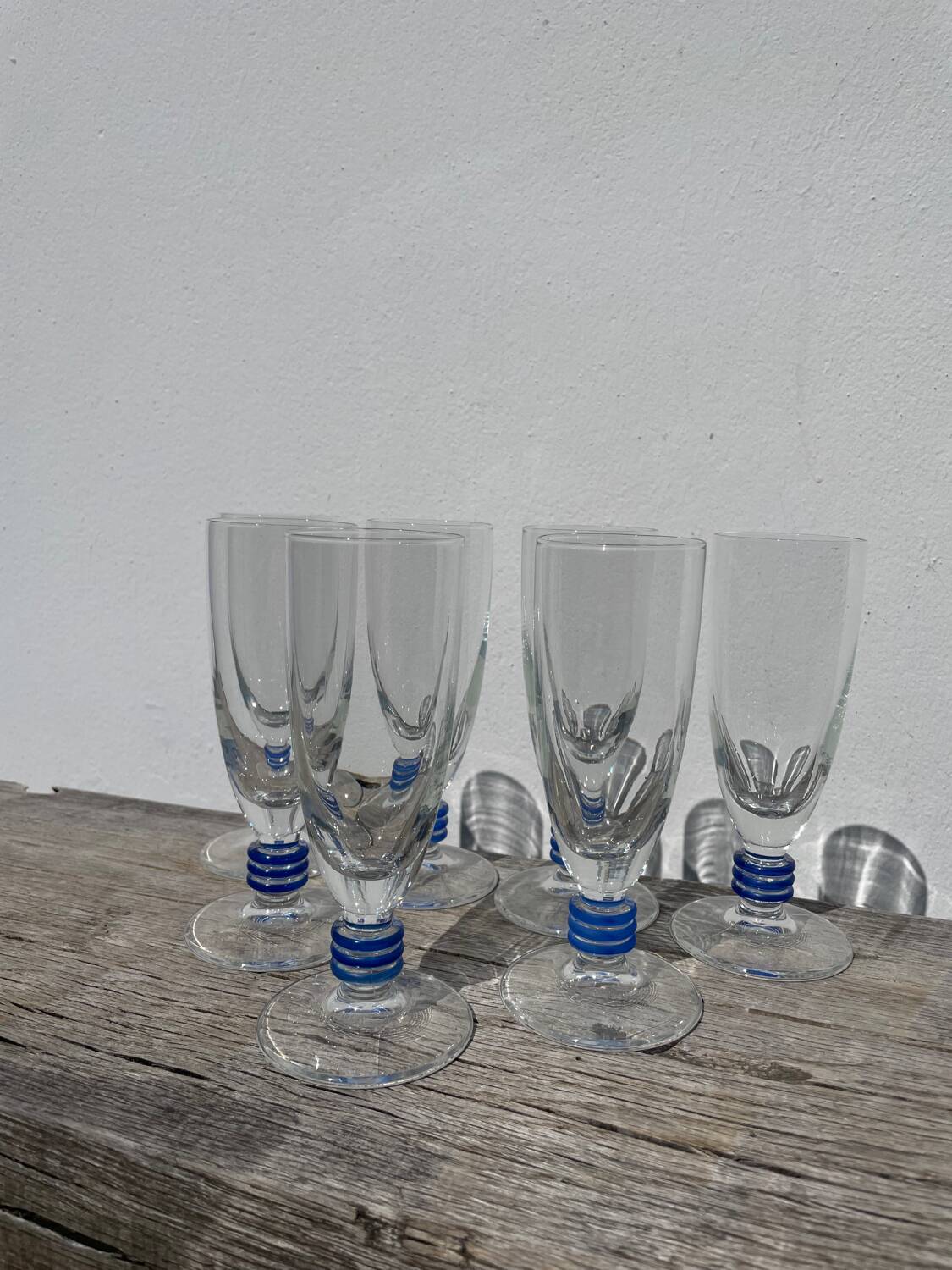 7 flûtes à champagne bleues, 1990