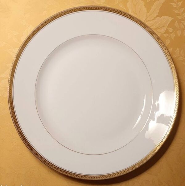 Grand plat creux en porcelaine de Limoges - F. Legrand & Cie