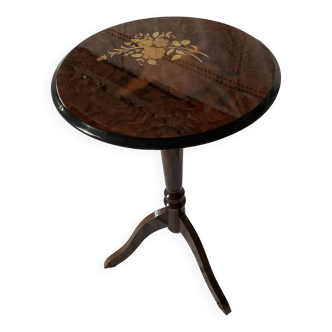 Marquetry pedestal table