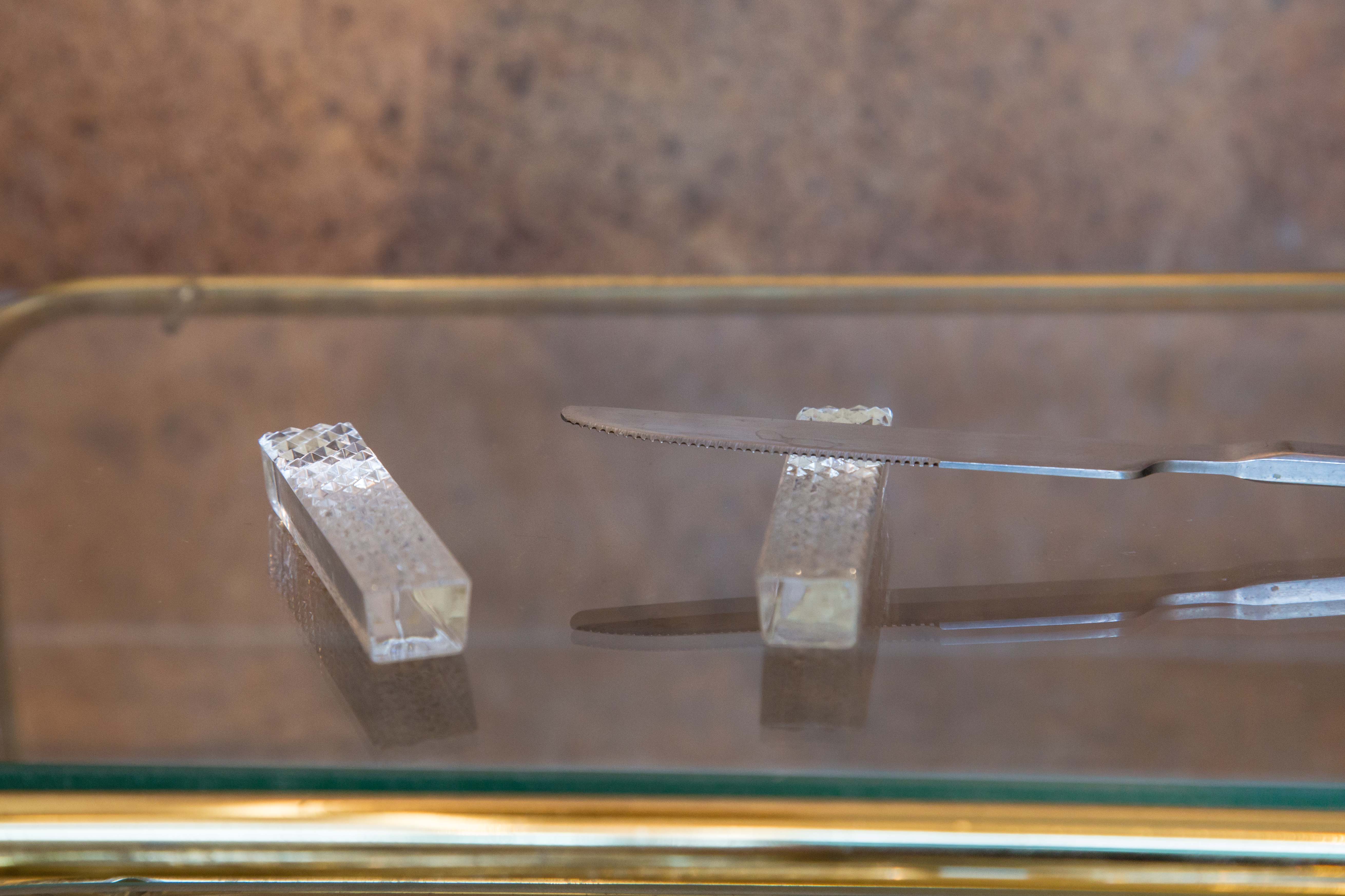 Crystal knife holder