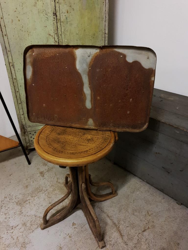 "Way Without Issue" sign