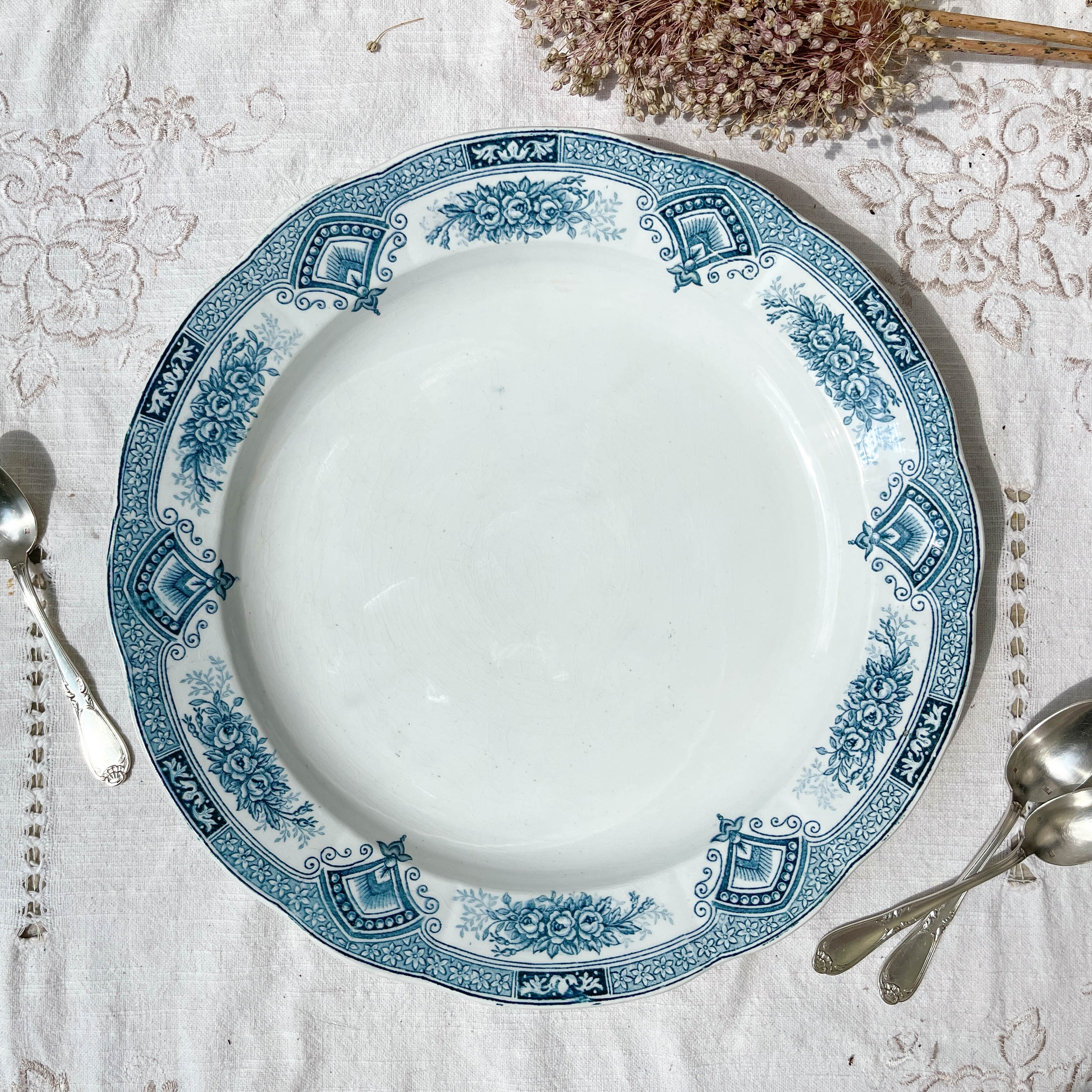 Vintage round dish Terre de fer ONNAING model "PRINTEMPS"