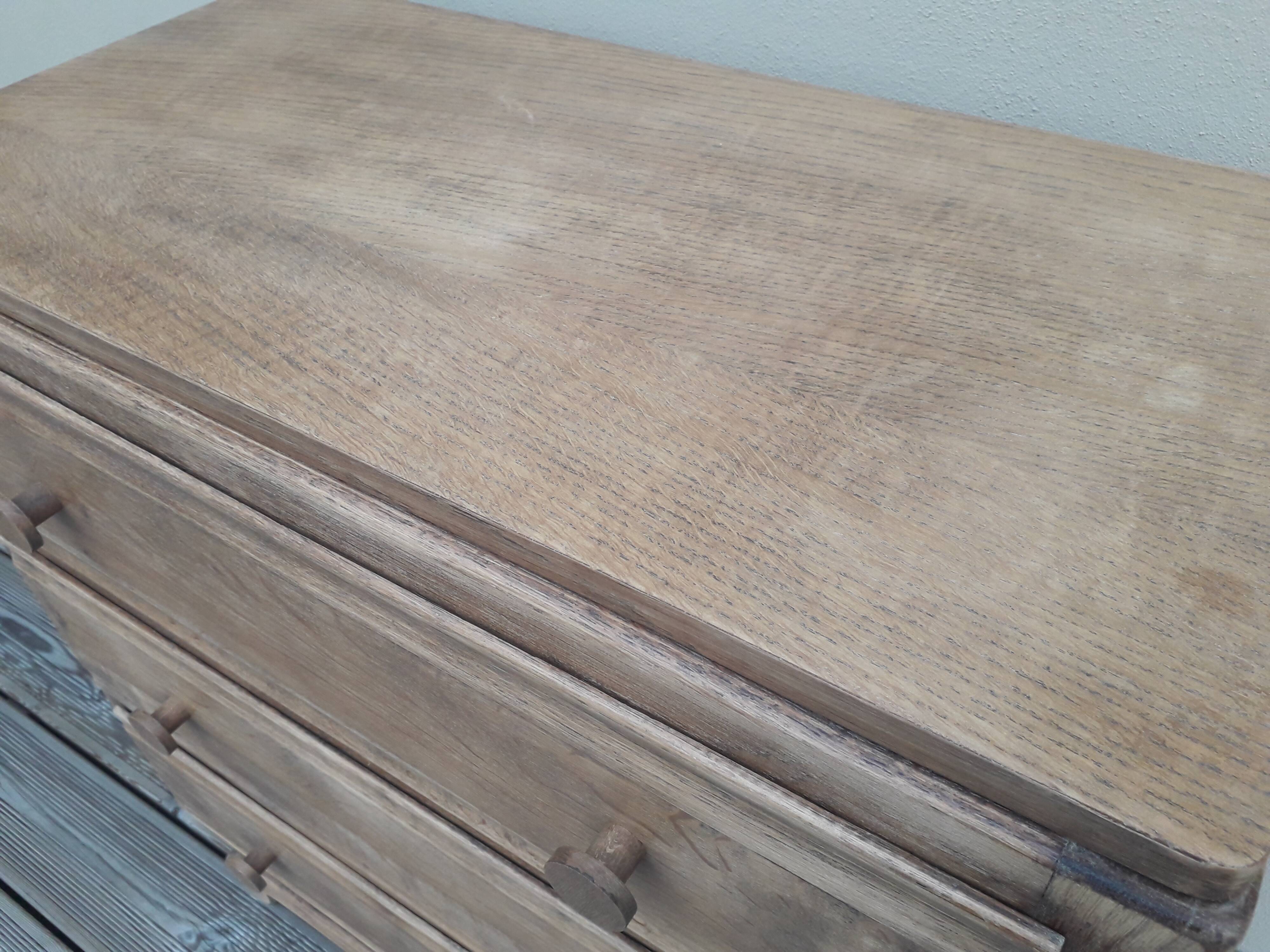 Wood chest of drawers