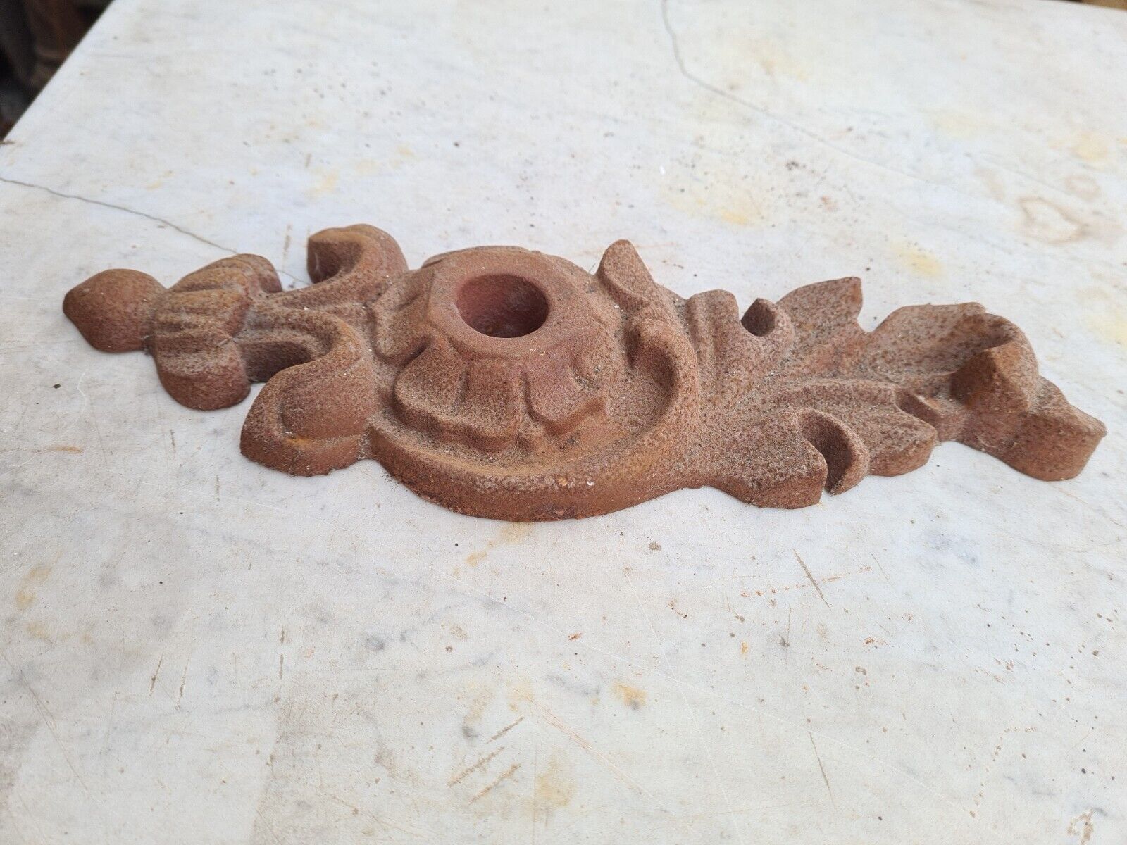 Cast iron anchor