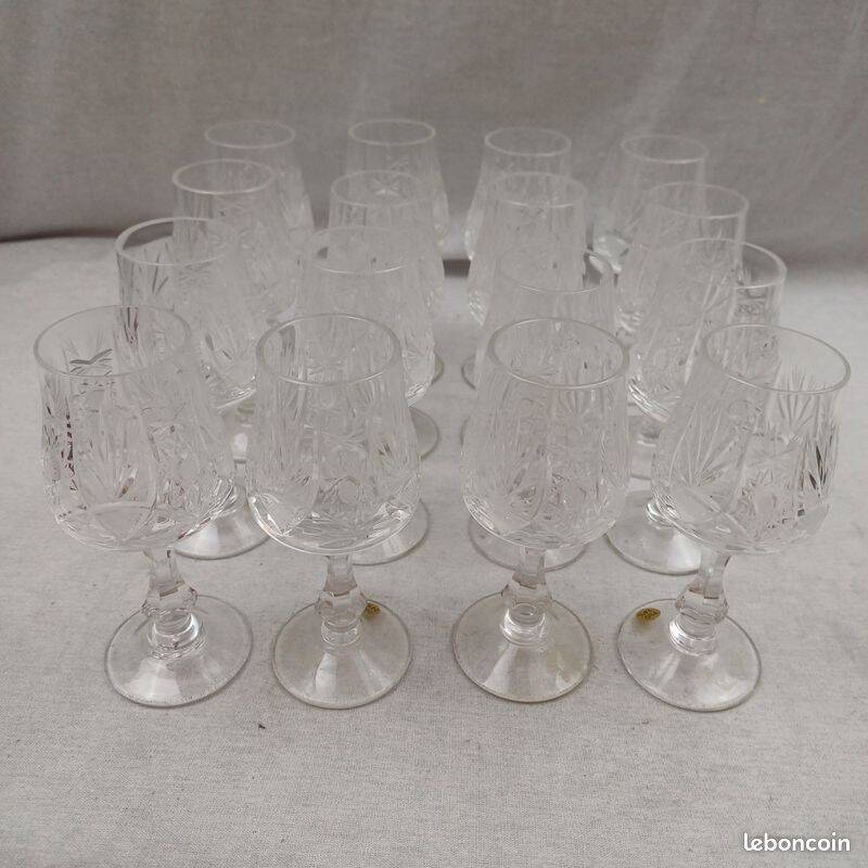 16 cut crystal wine glasses from Bohemia in very good condition.