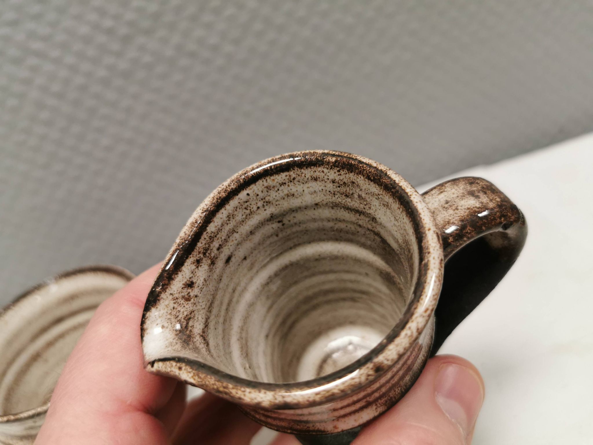 Ceramic set consisting of a sugar bowl and a milk jug from Finns keramik Denmark.