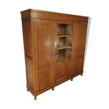 Trade library with showcase