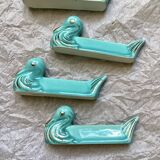 Duck-shaped ceramic knife rest