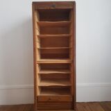 Sliding curtain cabinet