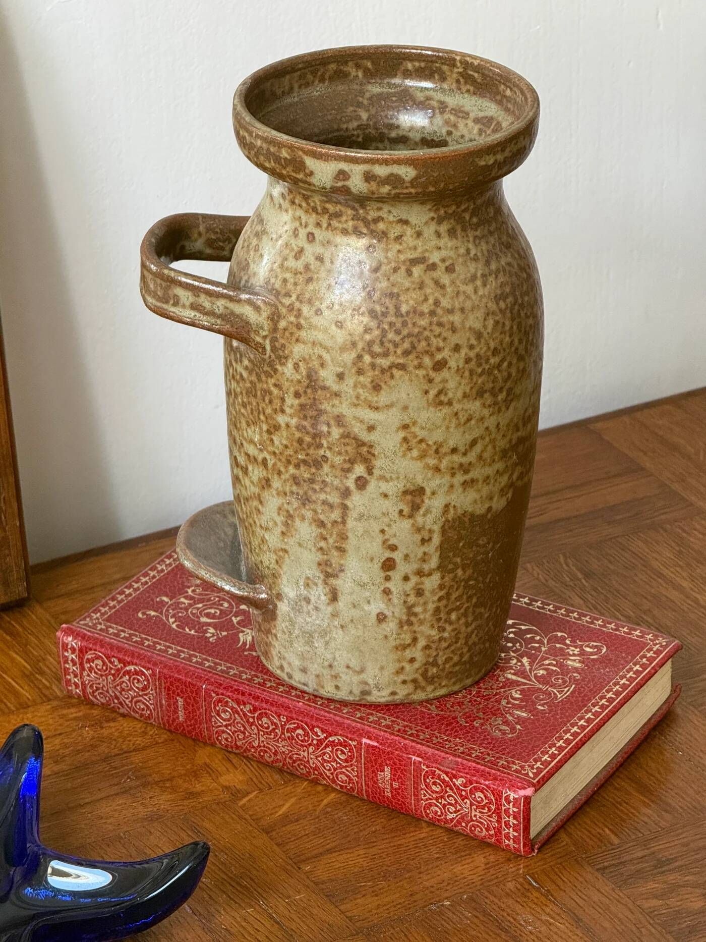Speckled stoneware vase with double handles