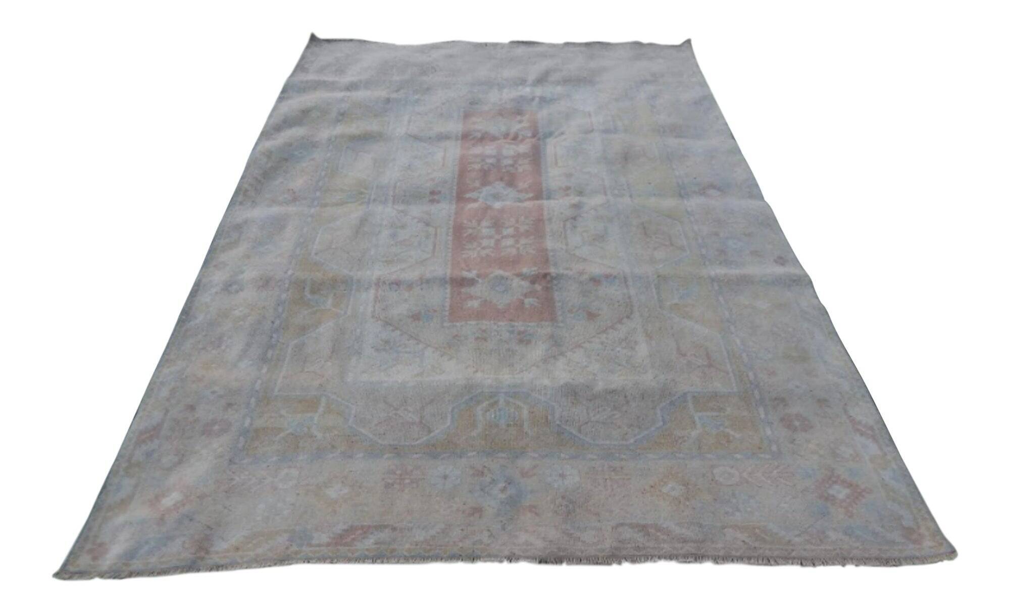 Vintage Turkish rug handmade 196x274 cm