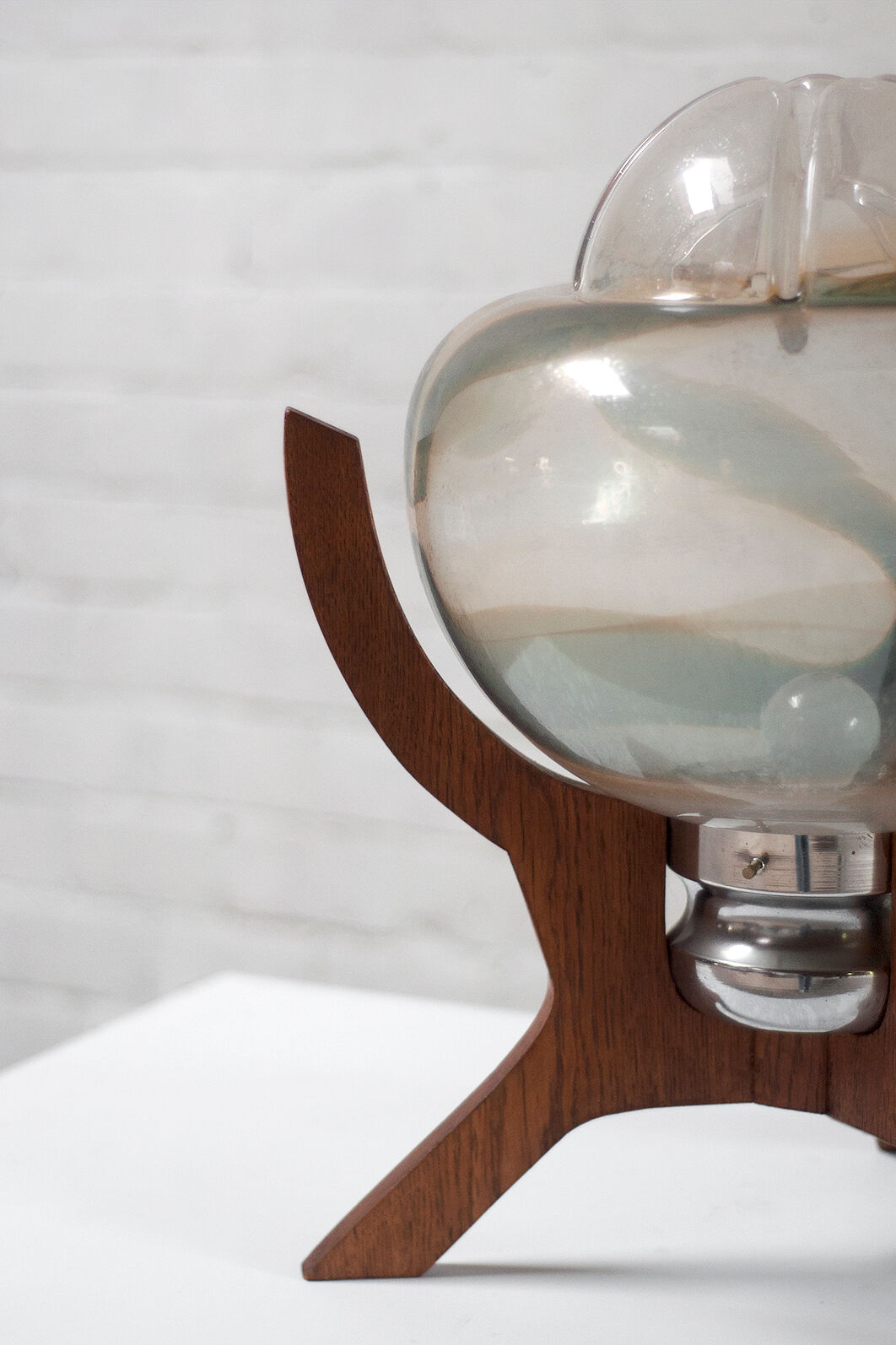 Lampe de table vintage de Murano avec base en bois, années 1960