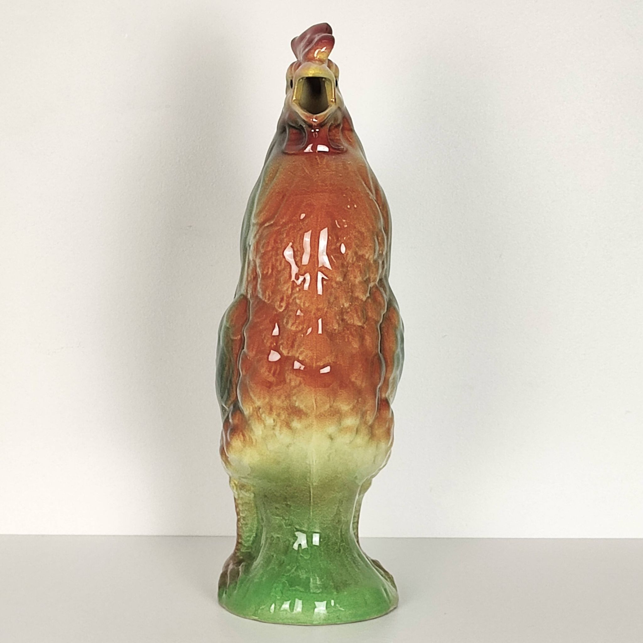 Rooster pitcher in slip