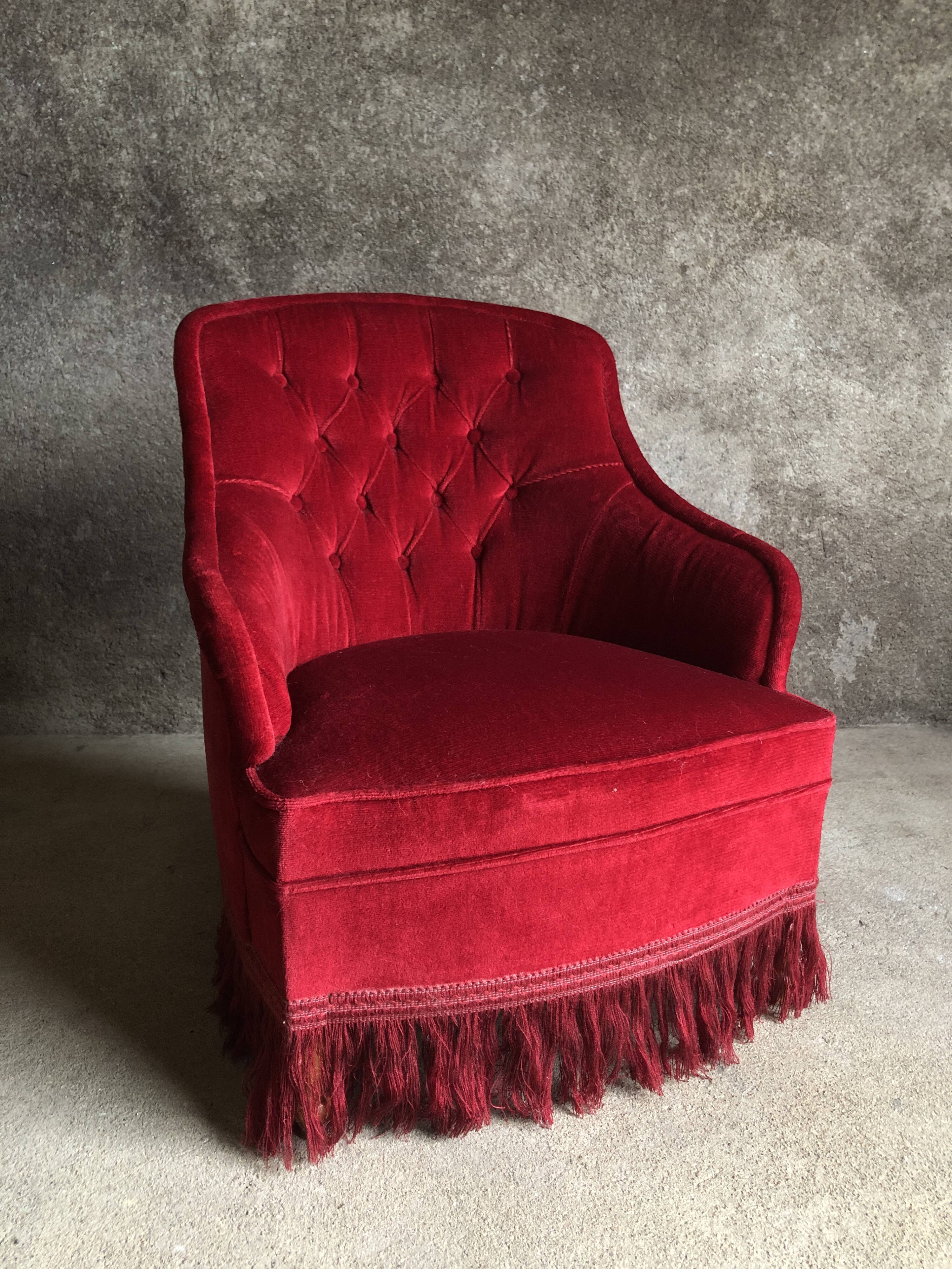 Red velvet toad armchair