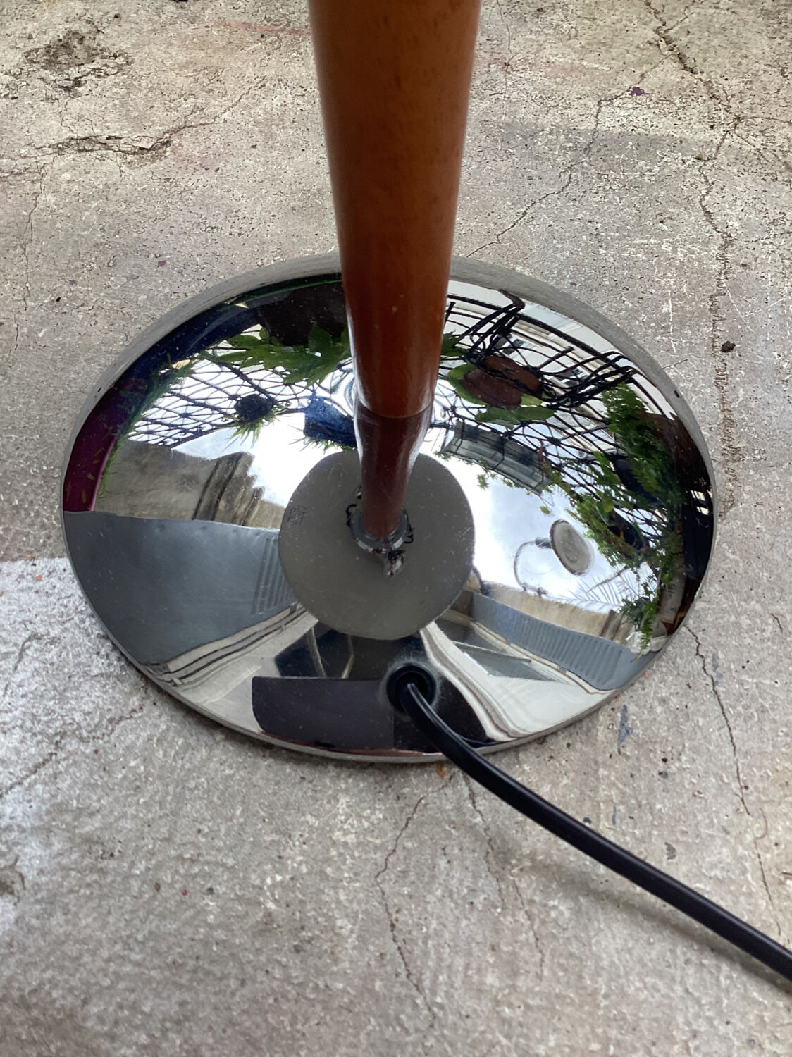 Vintage design liner mushroom table lamp