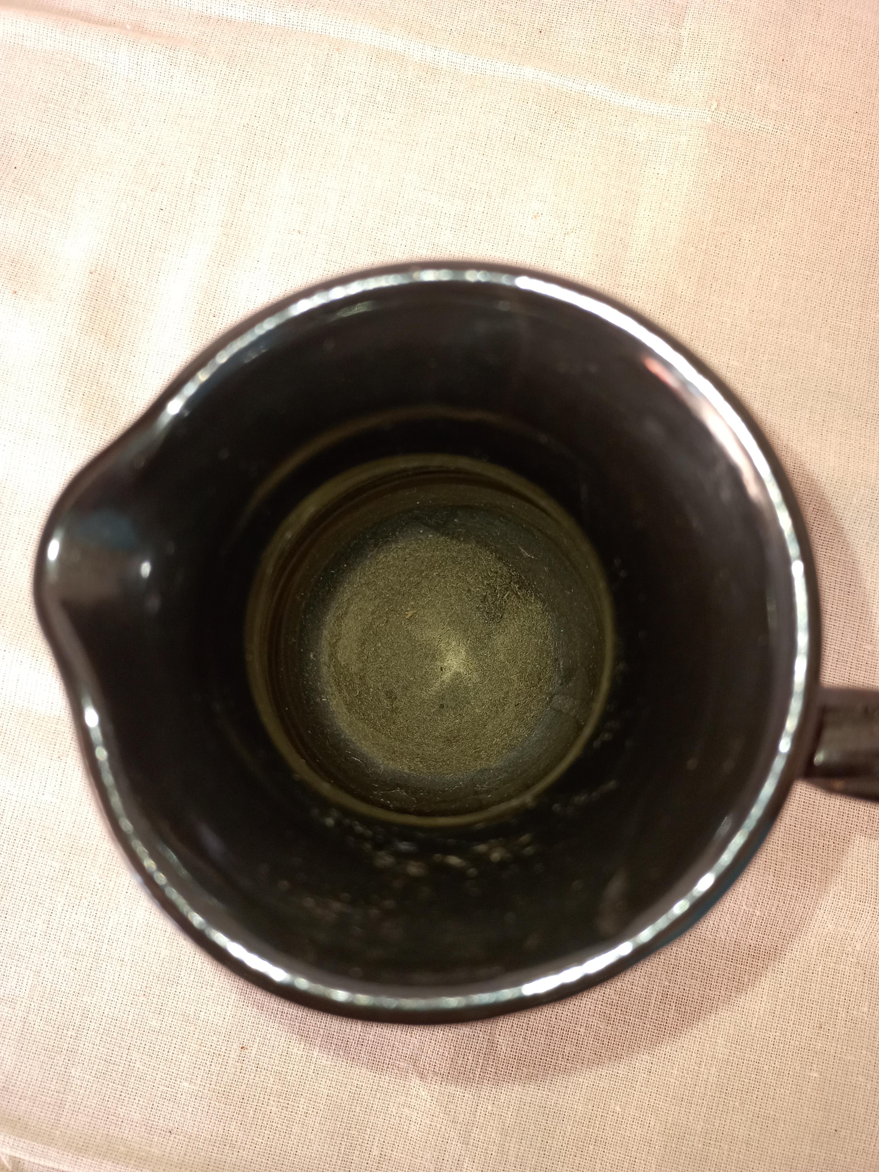 Pichet en céramique noire vallauris (france)