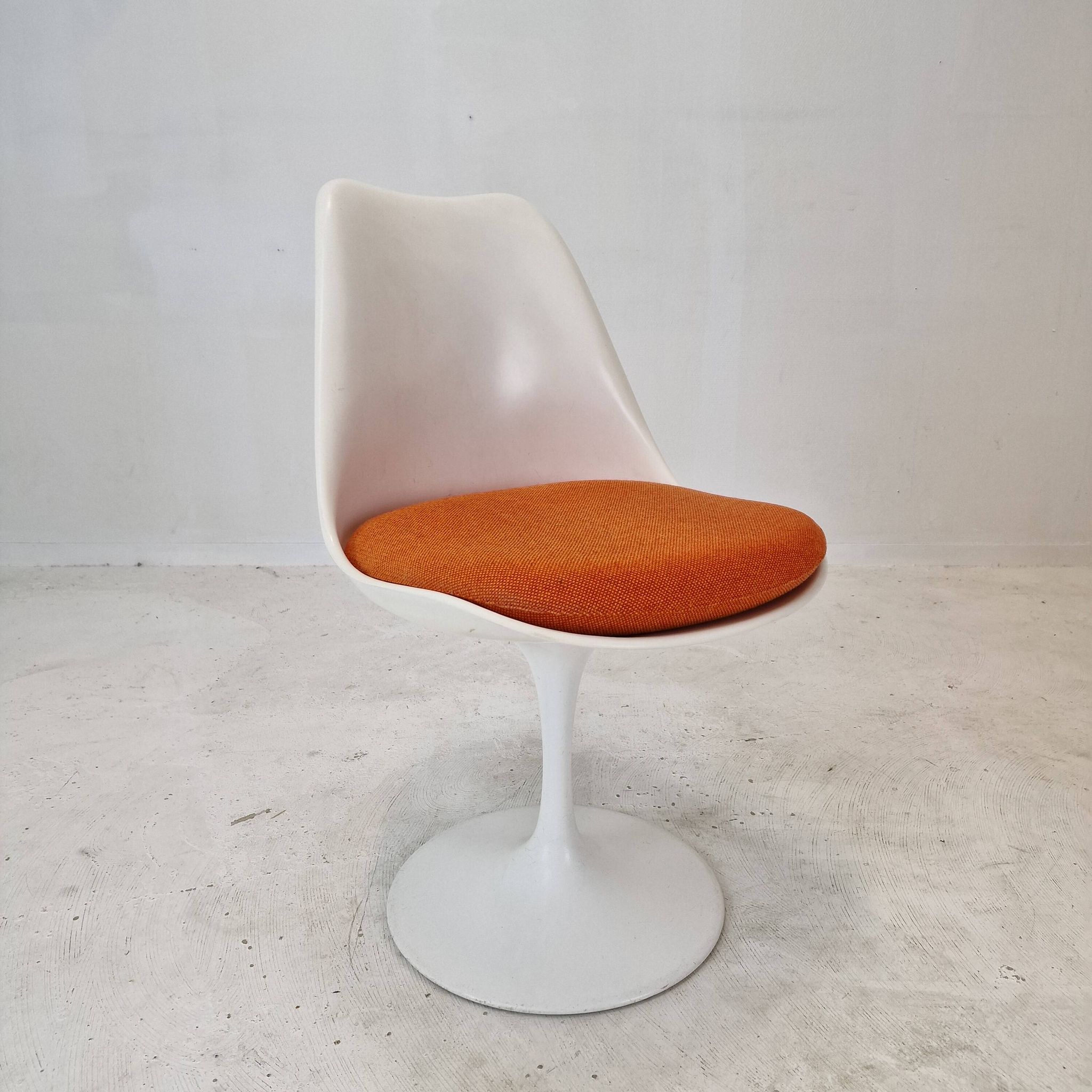 Knoll Marble Dining Table With 5 Chairs by Eero Saarinen, 1960s