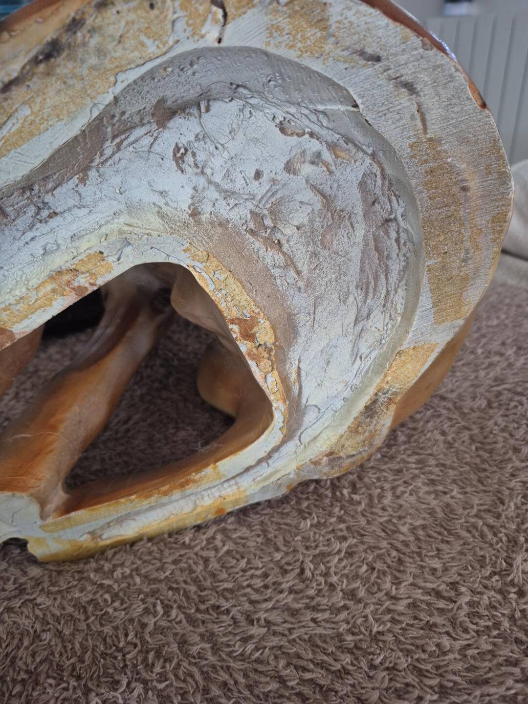 Ceramic leopard decoration