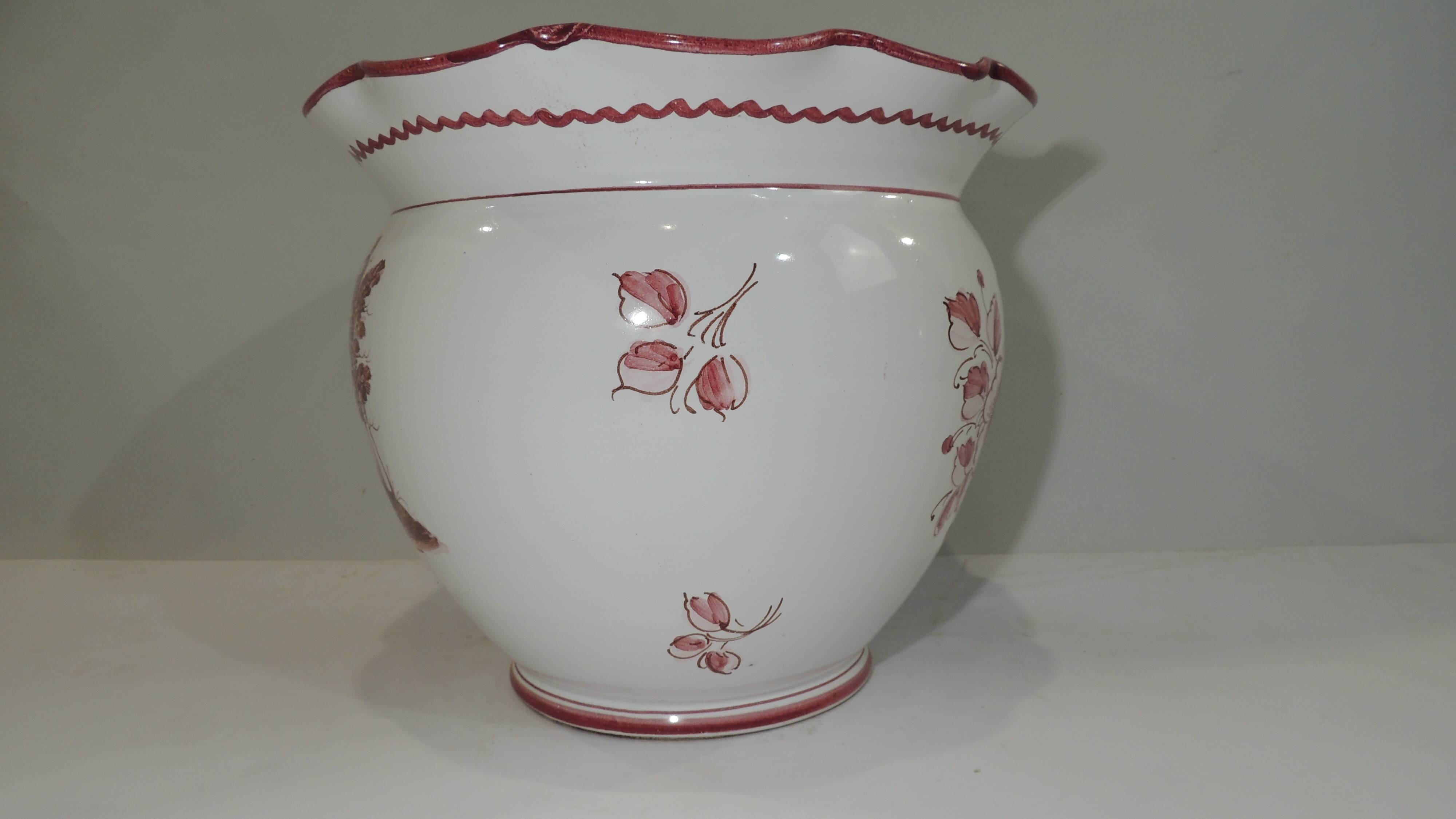 Earthenware/vintage plant pot