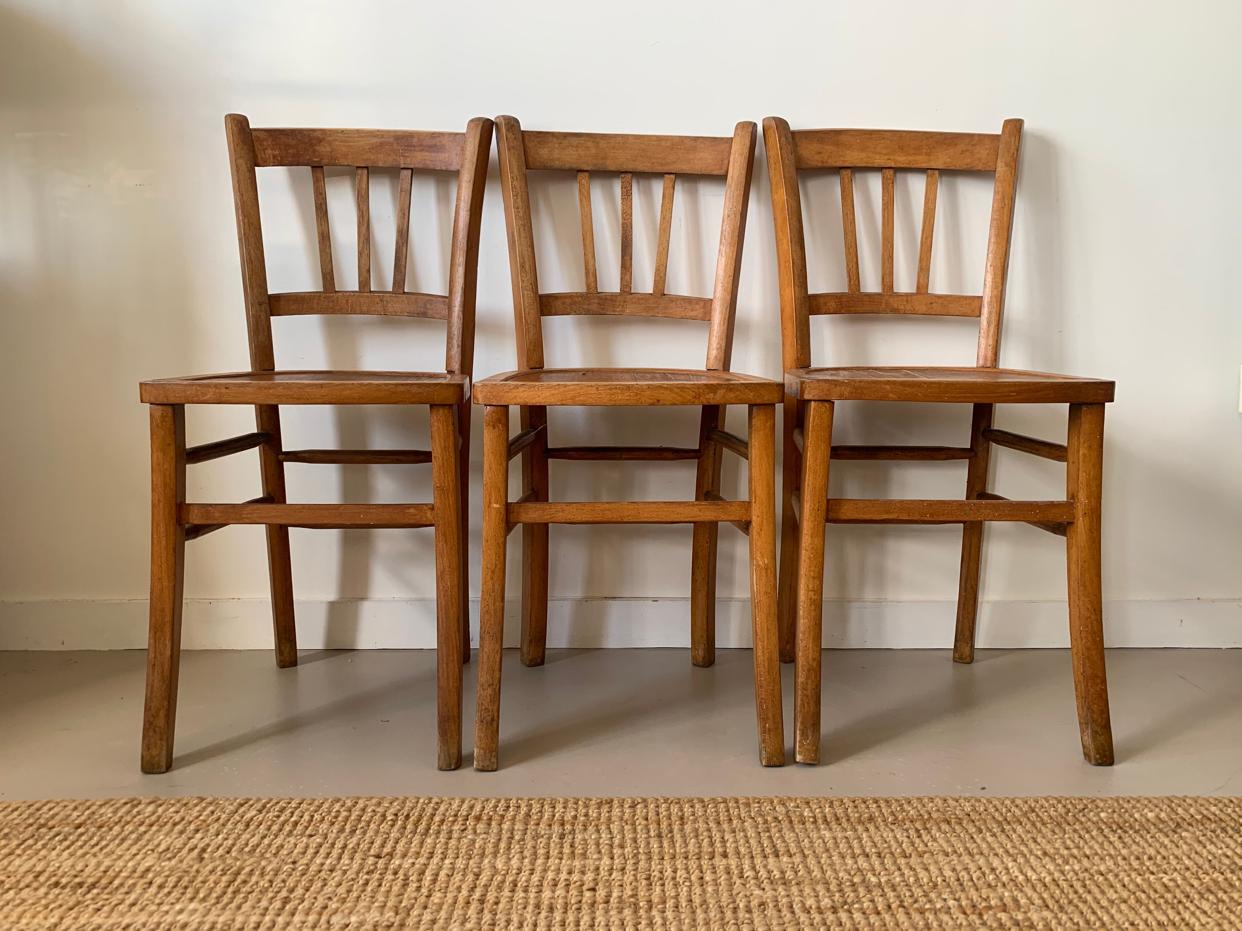 Lot de 3 chaises de bistrot anciennes