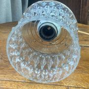 Suspension, baladeuse en verre moulé