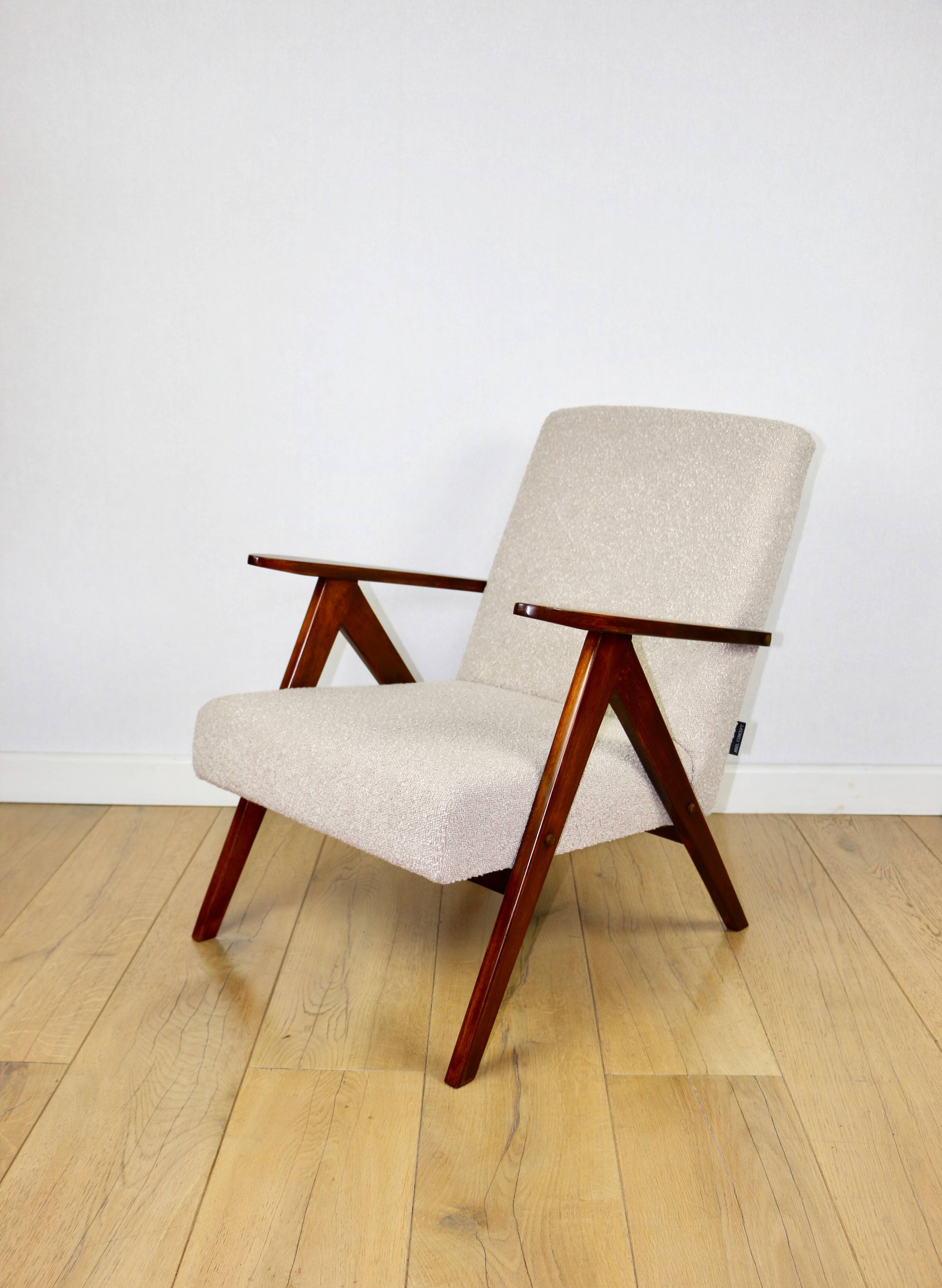 Vintage armchair B-310 VAR beige boucle dark structural wood 1970s - 2 pieces available