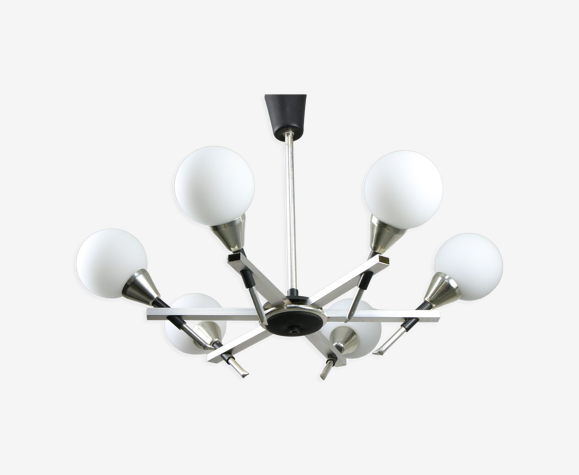 Lustre italien en aluminium et verre opalin de l’ère spatiale