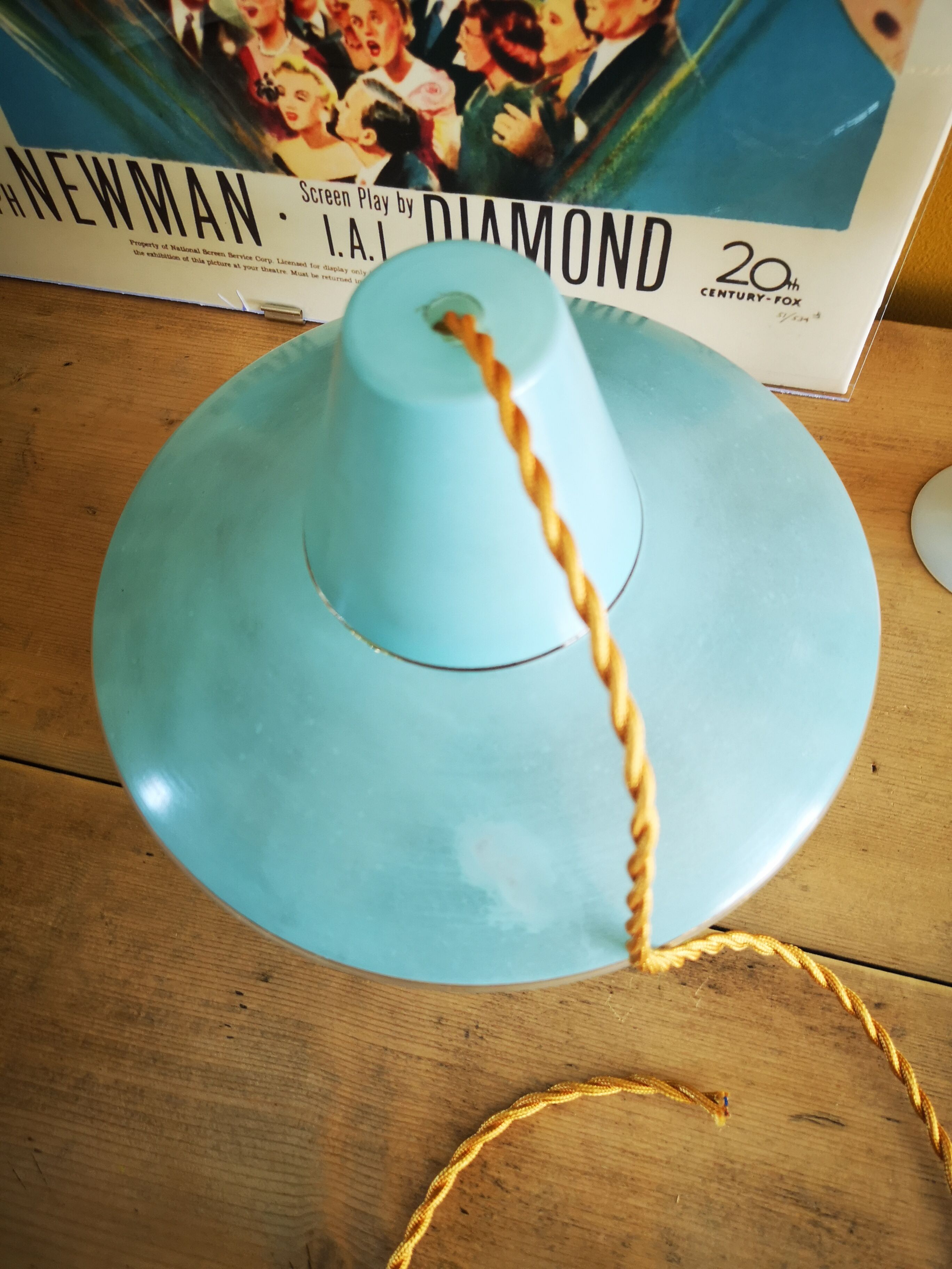 60s diabolo suspension in blue glass