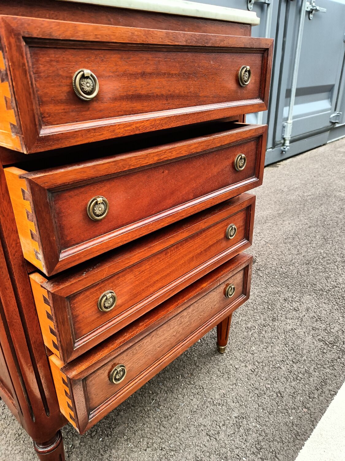 Chest of drawers style louis xvi marble top