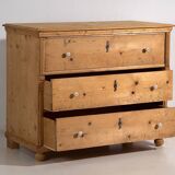 Antique three-drawer chest of drawers (circa 1920)